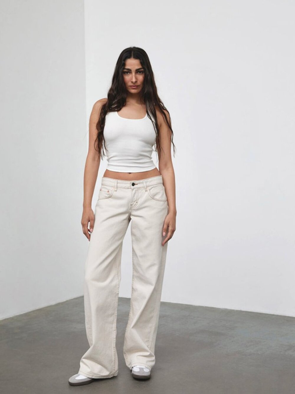 Motel Rocks Low Rise Parallel Jeans in Off White Size W26 L32W26 L32